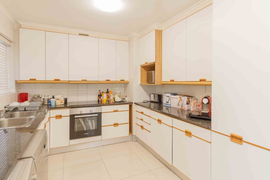 2 Bedroom Property for Sale in Sea Point Western Cape